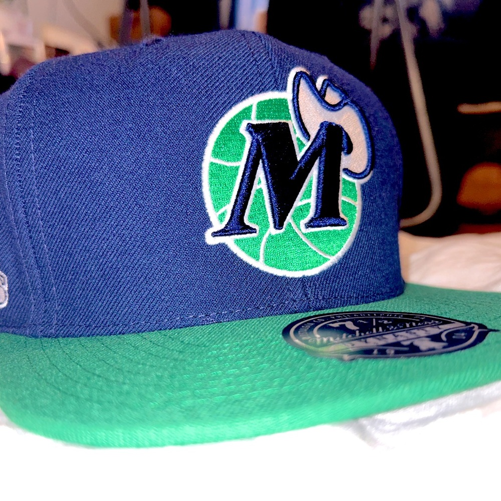 Mitchell & Ness Dallas Mavericks fitted hat